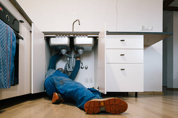 Professional Drain Cleaning technician working in Belknap, IL